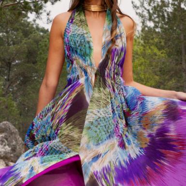 Long dress with train, bare back in multicolored and mauve silk georgette crepe.